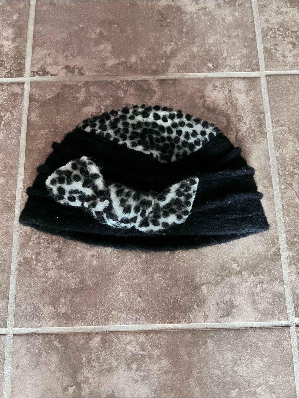Black Wool Beanie with Leopard Bow Accent